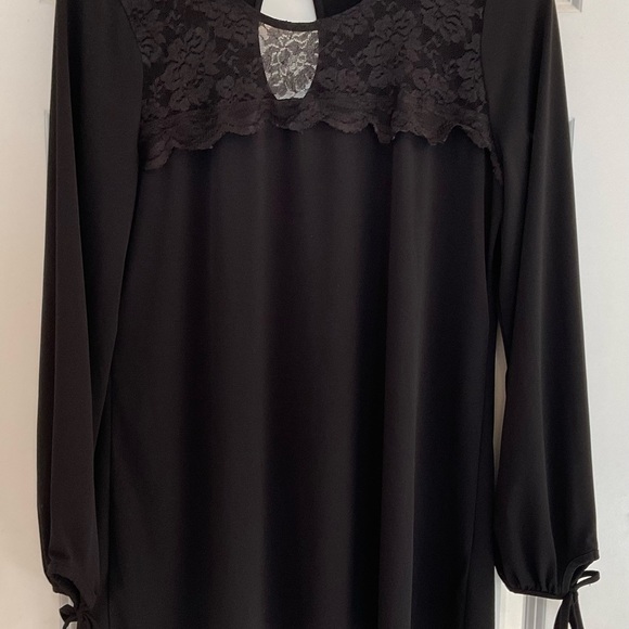 White House Black Market Lace Yoke Dressy Top - Size Large - Black - Picture 3 of 10